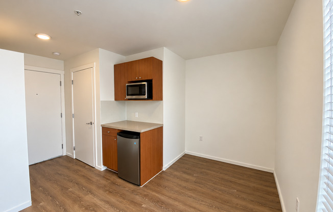 Studio, 1 bath, 190 sqft, $1,275, Unit 3205