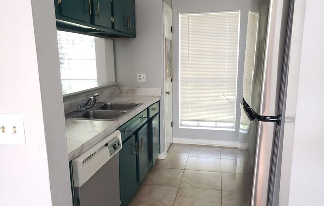 3 beds, 2 baths, $1,700