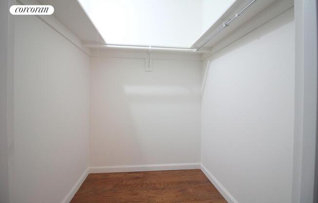 2 beds, 2 baths, $7,800, Unit 9D