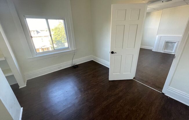 Spacious 2 bedroom Apartment for rent !