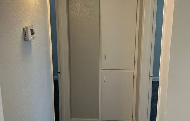 2 beds, 1 bath, 810 sqft, $1,195, Unit 76