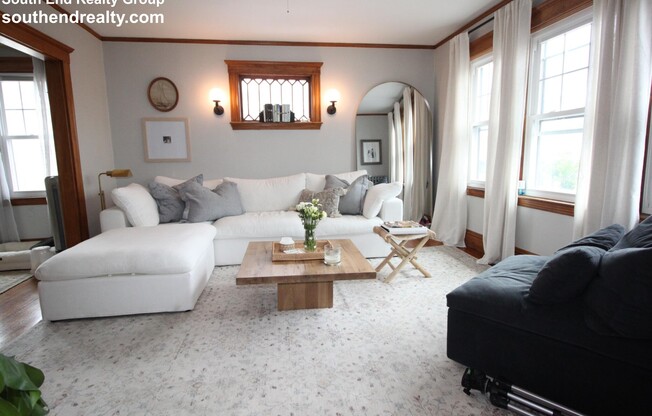 49 EGERTON RD