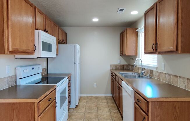 West Kennewick Location Close to Freeway Access