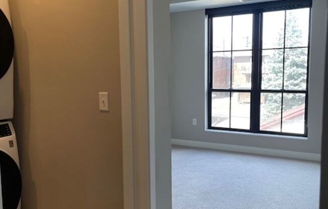 1 bed, 1 bath, 991 sqft, $2,695, Unit 416