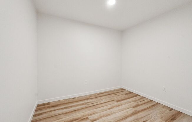 2 beds, 1 bath, 913 sqft, $2,495, Unit 135