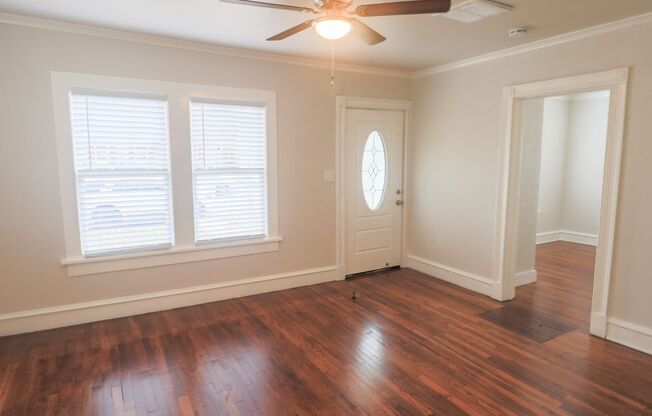 UPDATED & REMODELED 2 Bed 1 bath property in Ryan Place of Fort Worth!