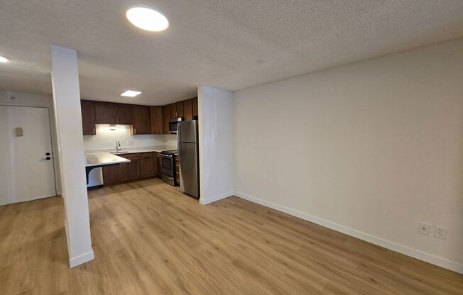 2 beds, 1 bath, 950 sqft, $2,195, Unit 107