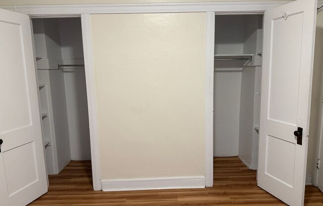 2 beds, 1 bath, 1,247 sqft, $2,000, Unit Old King Edward 18