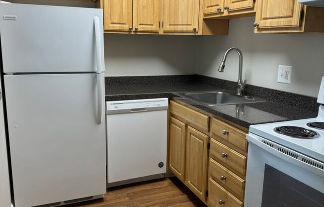 1 bed, 1 bath, 600 sqft, $1,275, Unit 270