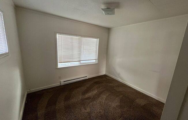 2 beds, 1 bath, $1,600