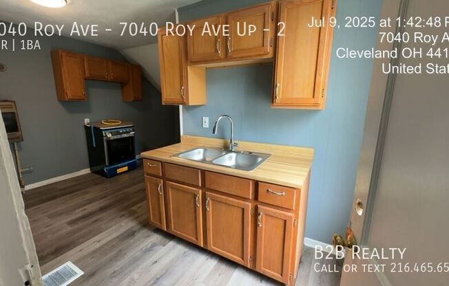 7040 Roy Ave - 7040 Roy Ave Up