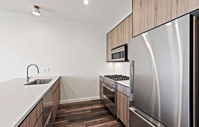 2 beds, 2 baths, 834 sqft, $3,420, Unit 502