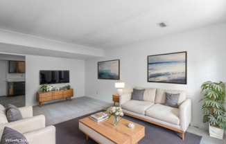 3634 Helen Ln