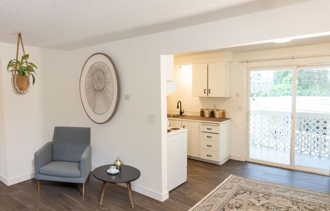 Cascade Terrace: Leasing Specials! Quiet and Convenient Location, University Place, WA