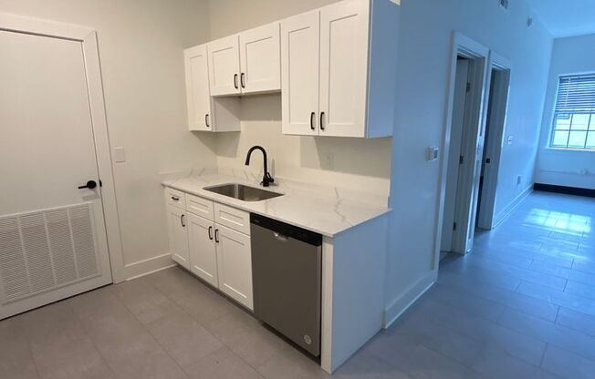 1 bed, 1 bath, 548 sqft, $950, Unit Unit 105