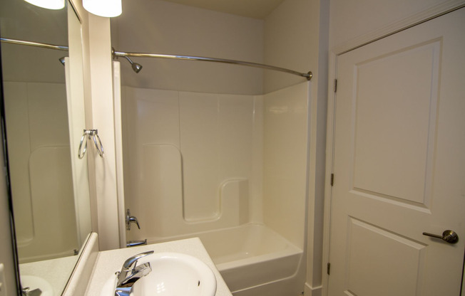 2 beds, 2 baths, 1,088 sqft, $1,599