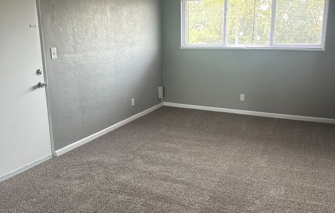 2 beds, 1 bath, 750 sqft, $970, Unit B07 1060 14