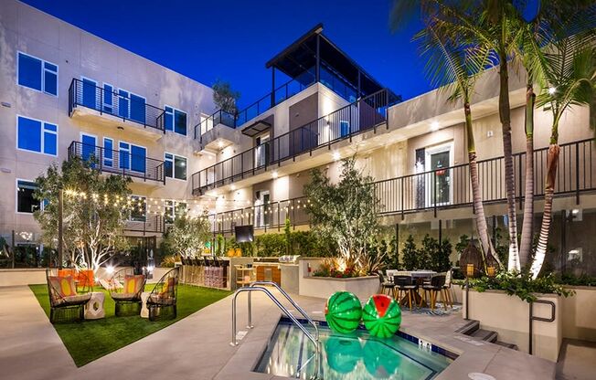 Outdoor lounge area and hot tub
