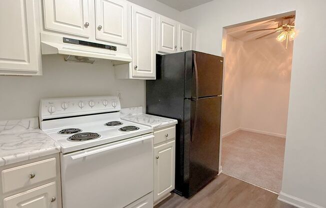 2 beds, 1 bath, 800 sqft, $1,025, Unit B5