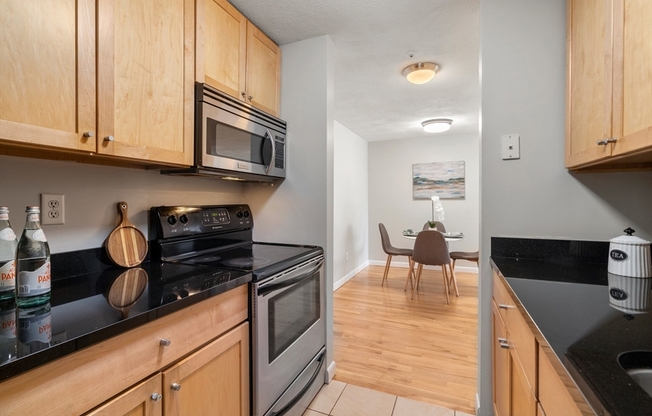 1 bed, 1 bath, 640 sqft, $2,400, Unit 12