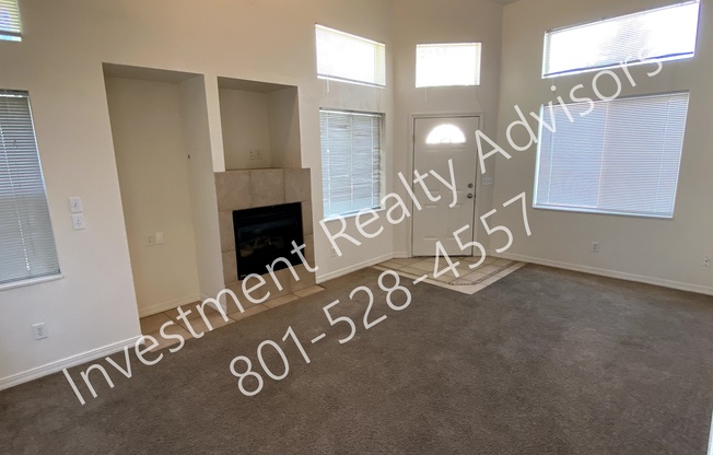 725 E DORADO CT