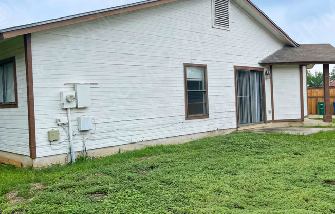 3 beds, 1 bath, $1,200