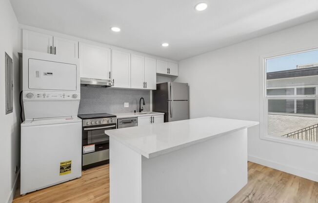 Studio, 1.5 baths, 773 sqft, $2,995, Unit 67
