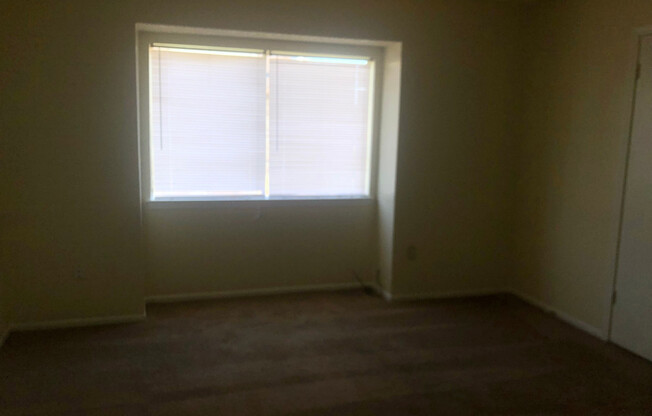 2 beds, 1.5 baths, 1,100 sqft, $900, Unit 1737-A