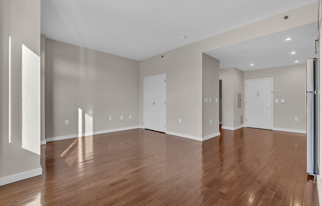 Studio, 1 bath, 550 sqft, $2,700, Unit 3W