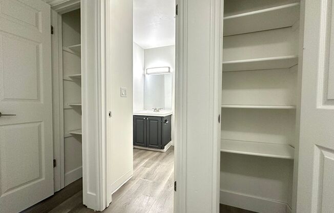 3 beds, 1 bath, 800 sqft, $1,595, Unit 21