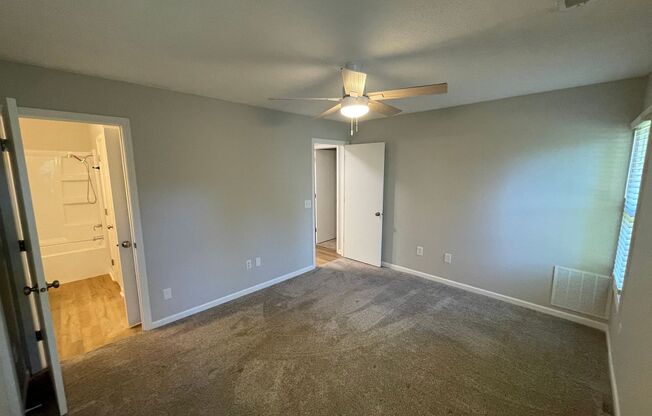 2 beds, 1 bath, $1,595