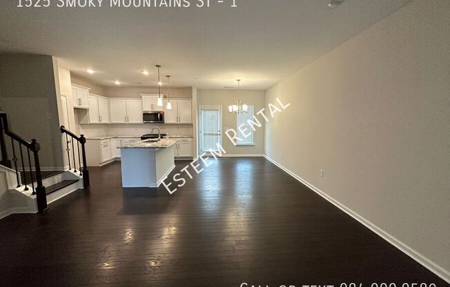 1525 SMOKY MTN ST