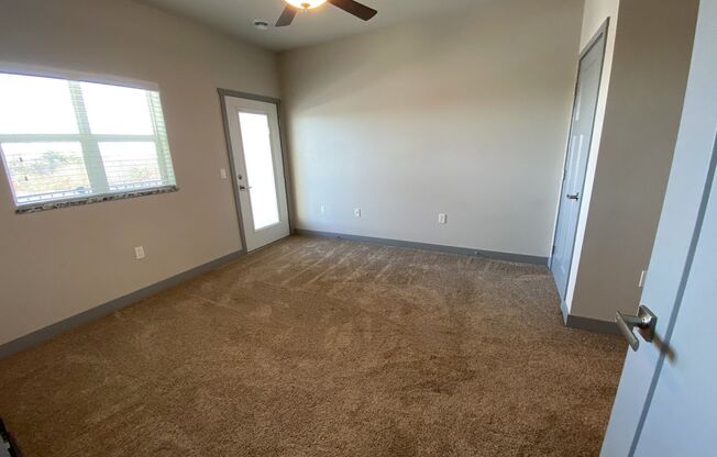 1 bed, 1 bath, 705 sqft, $1,015, Unit 102