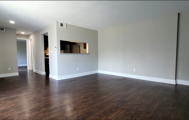 1 bed, 1 bath, $1,095, Unit 4420 Flowerdale Apt E