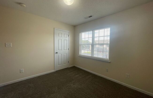 2 beds, 2.5 baths, $1,150