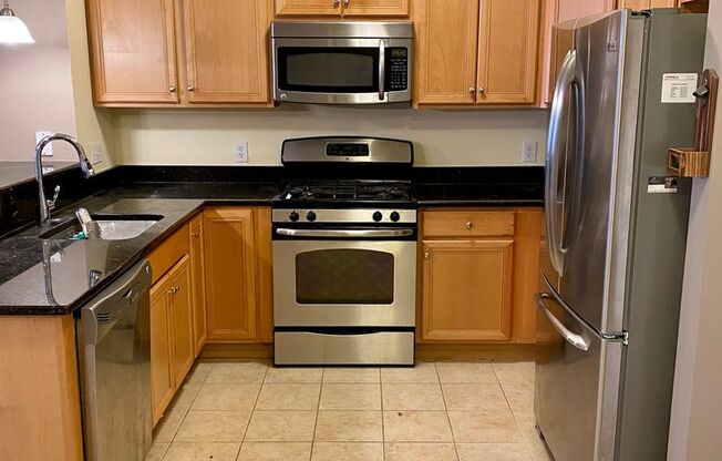 2-Bedroom/2-Bathroom Apartment in the Heart of Conshohocken! Available NOW!