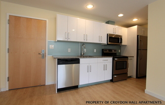 2 beds, 1 bath, 650 sqft, $1,750, Unit 404