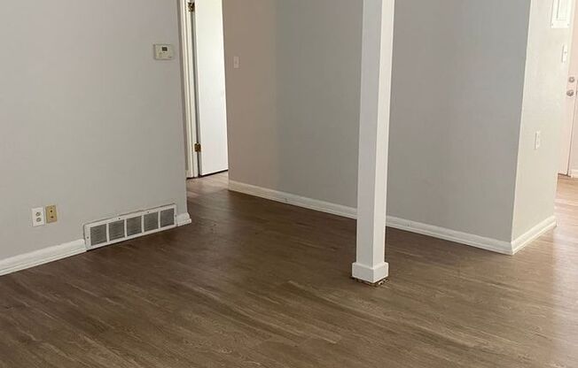 800 N MILLER CT