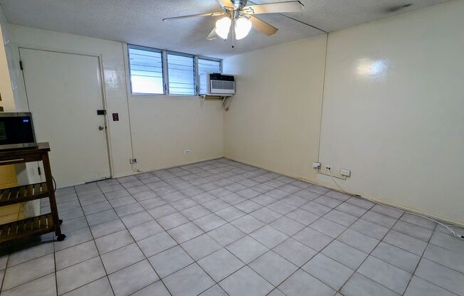 Pet friendly 1 bedroom 1 bath 4th floor walk up in Makiki with 1 covered Parking