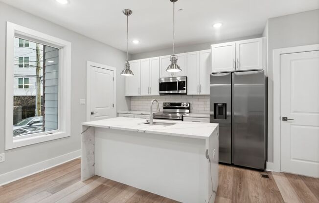 2125 E Norris