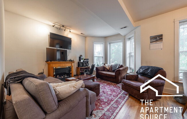1935 N. Wood, Unit G