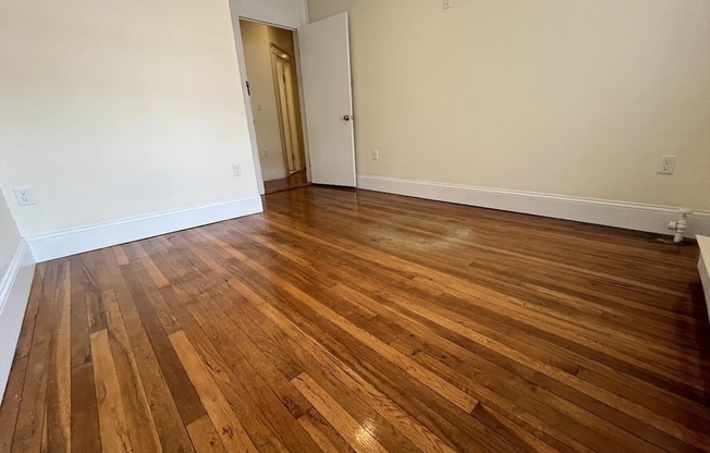 2 beds, 1 bath, 1,000 sqft, $3,695, Unit 11