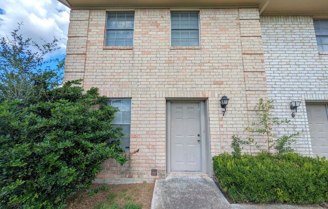 2 beds, 1.5 baths, 1,188 sqft, $1,100, Unit 3720 Laurel St #07 - RTR