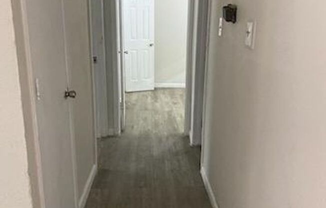 2 beds, 1 bath, 722 sqft, $1,400, Unit C-41