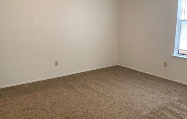 2 beds, 1.5 baths, 1,084 sqft, $950, Unit 0403