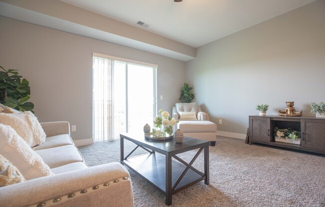 Studio, 1 bath, 580 sqft, $985, Unit 212 - Azalea