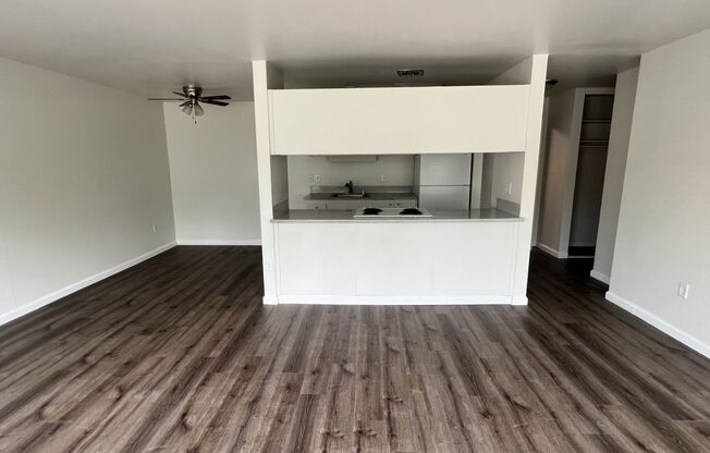 M100 - Riverview West Apartment