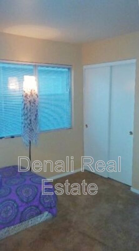 1424 E BINNER DR