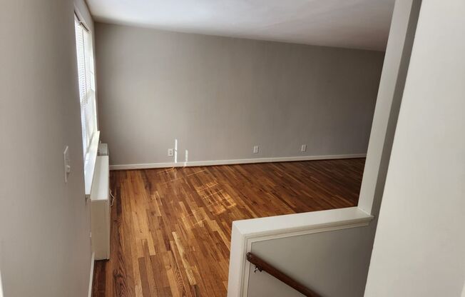 2 beds, 1 bath, 897 sqft, $2,135, Unit G-20