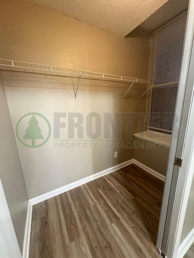 1717 S Tucker Blvd (Maintenance Call First)